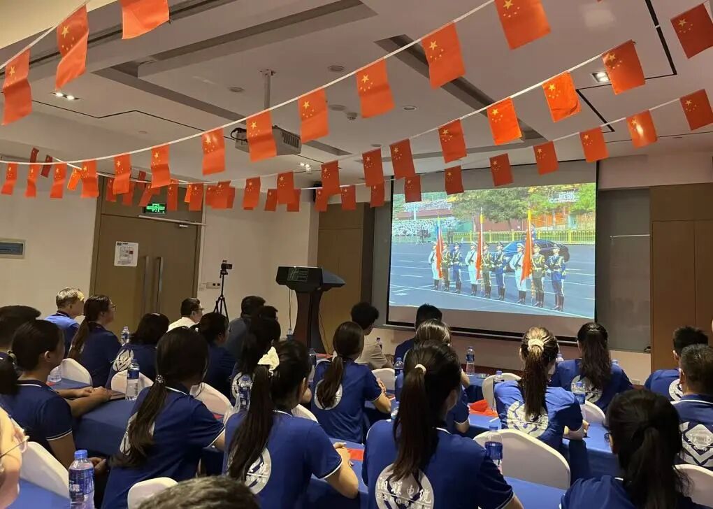 湘聯(lián)電纜集體觀看九三閱兵，汲取奮進力量！